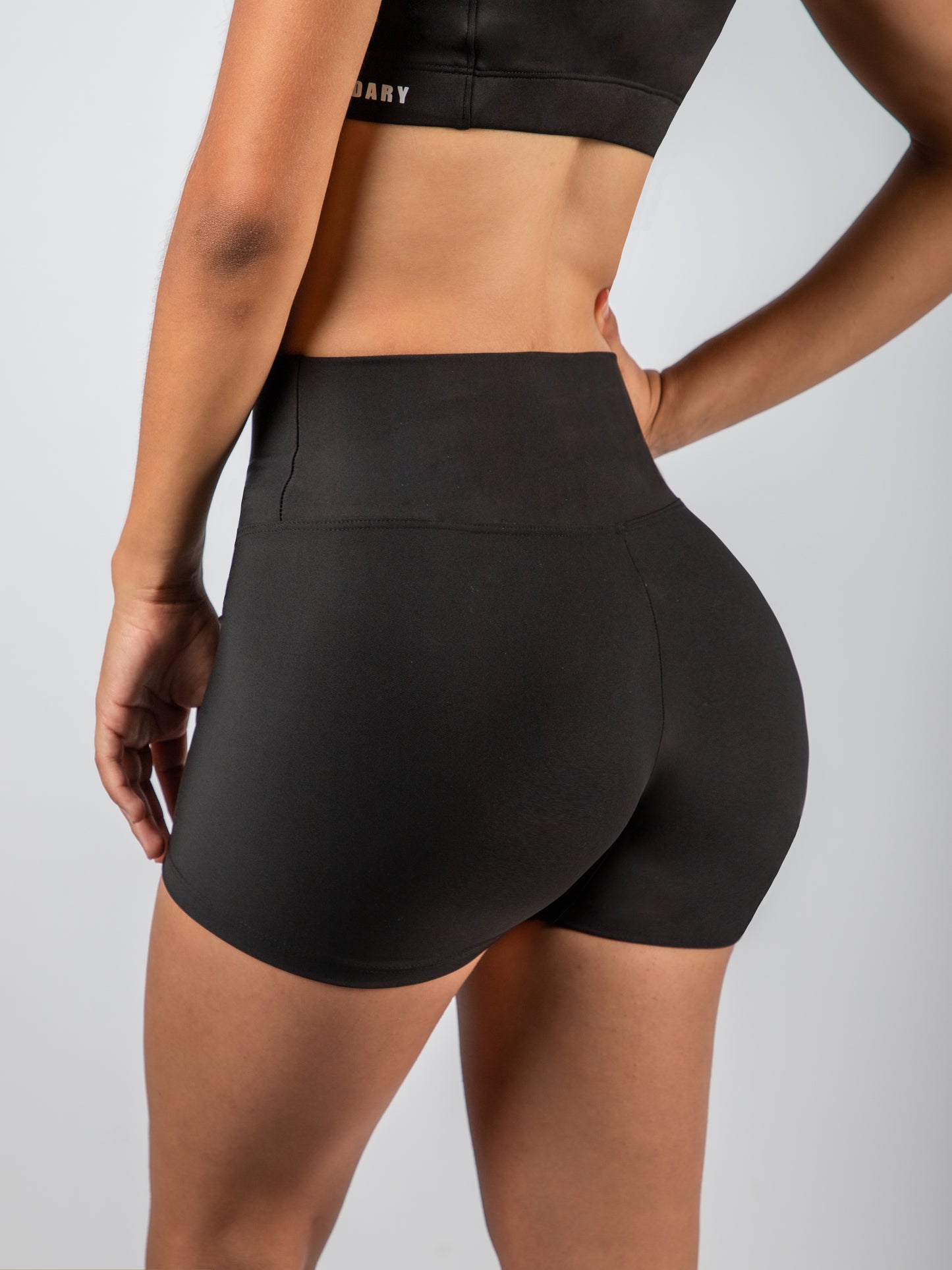 TRAINING SHORT